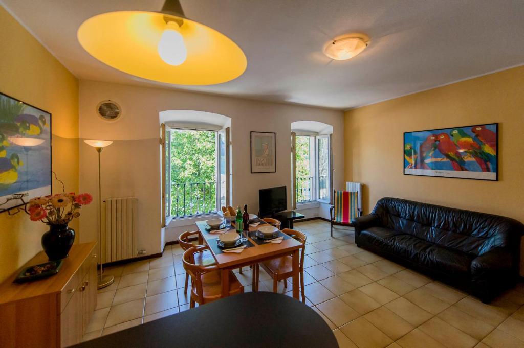 Le Residenze Del Conte Agudio Lägenhet Malgrate Rum bild