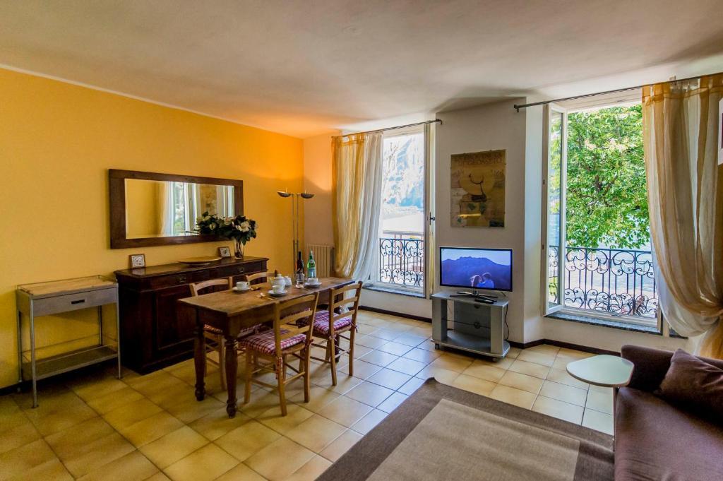 Le Residenze Del Conte Agudio Lägenhet Malgrate Rum bild
